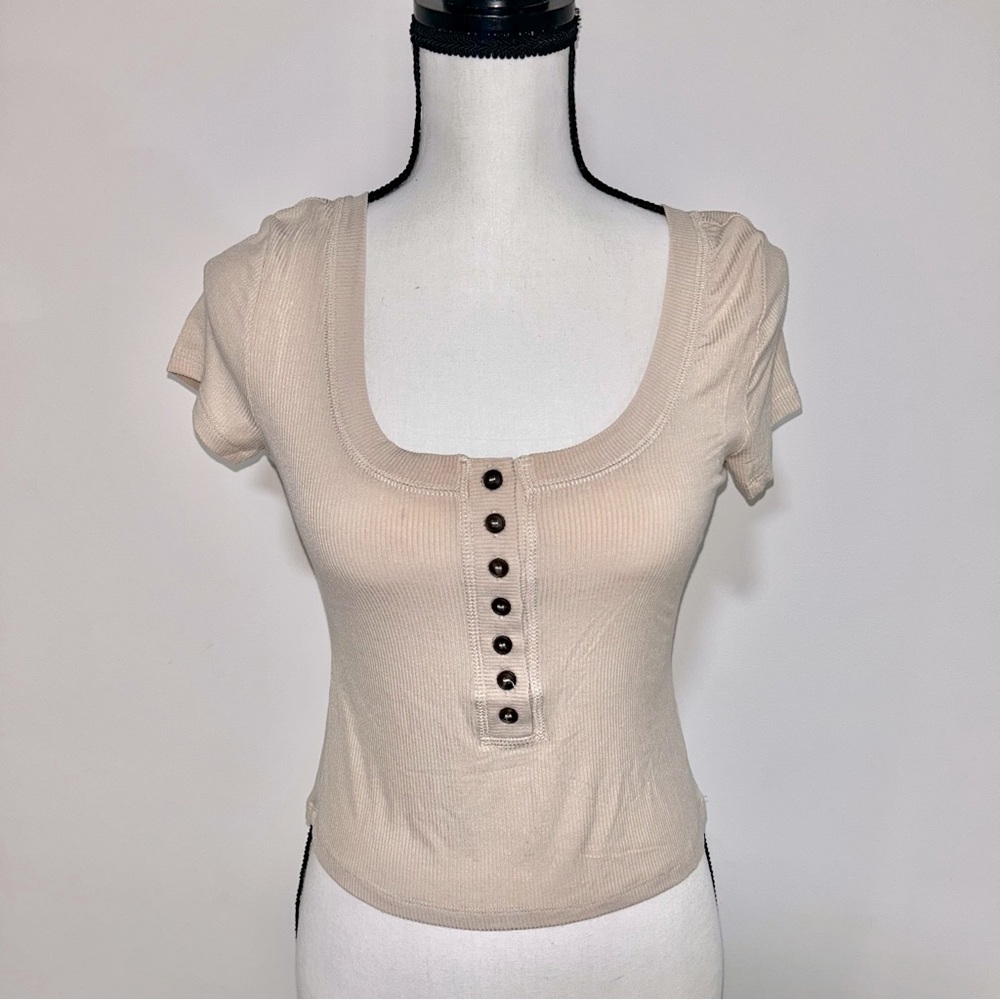 Lulu’s Cream/Beige Round Neckline Button Down Short Sleeve Ribbed Crop Top